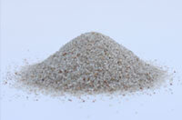 Pískování křemičitým pískem: plusy, mínusy a využití abraziva